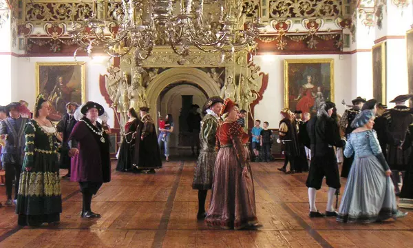 Blick in den Rittersaal von Weikersheim, Ort rauschender Feste